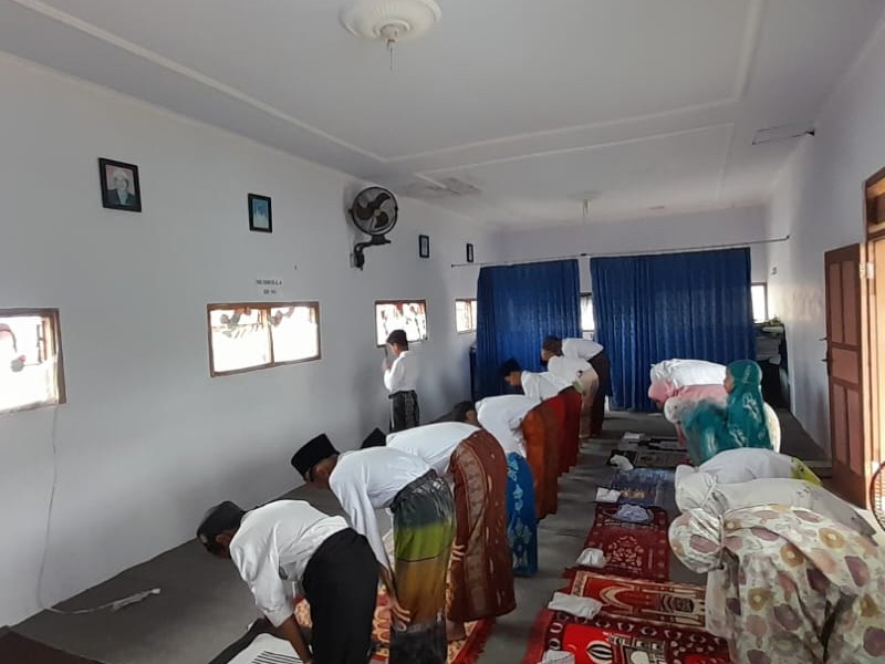 kegiatan keagamaan jum'at legi sholat dhuha